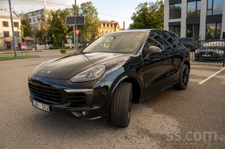 Porsche Pārdodu Porsche Cayenne, teicamā tehniskā un vizuā