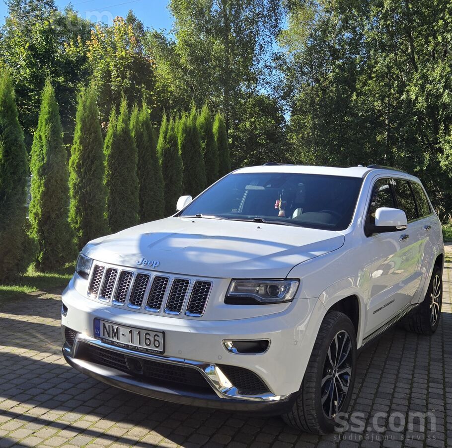 Tirgojas Jeep Grand Cheroke Summit pilnākā komplektācija 184kw 250 ZS 3.0 cr