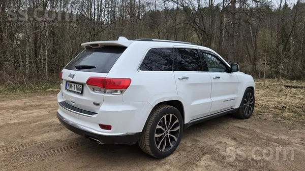 Jeep Tirgojas Jeep Grand Cheroke Summit pilnākā komplek