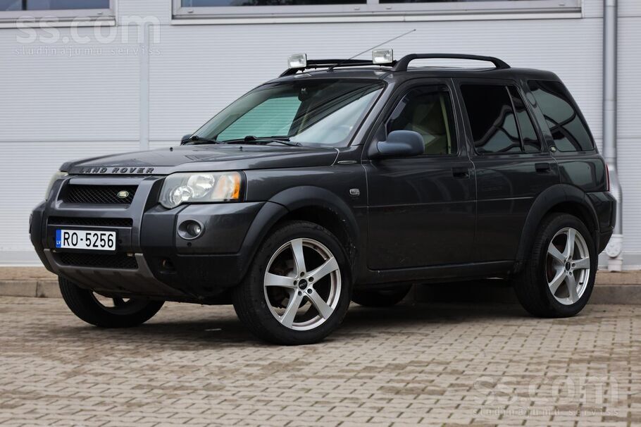 2.5benzīns, 130kw, automāts, 4x4, atpakaļskata kamera, kondiconieris, kruīza