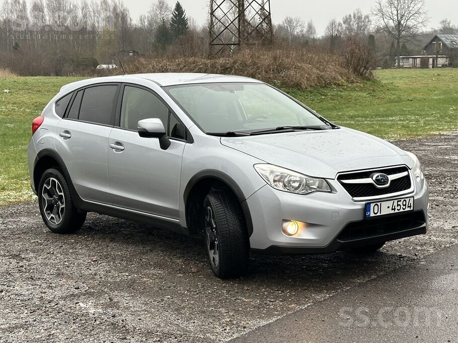 Pārdod Subaru XV modelis, Ice Silver krāsa, lieliskā tehniskā un vizuālā stā