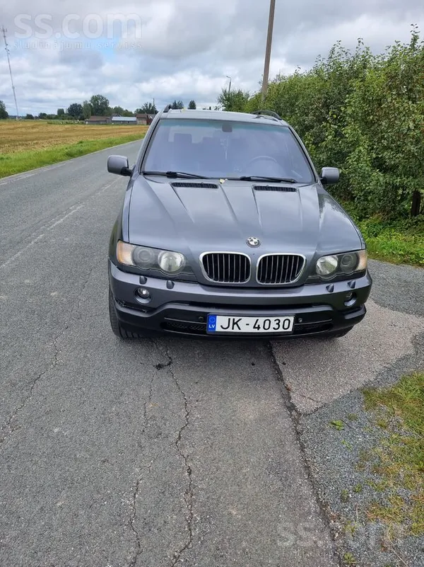BMW Labā tehniskā un vizuālā kārtībā. Ziemas riepas nā