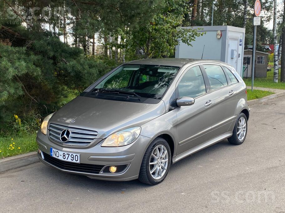Mercedes benz b 200, 2.0 dīzelis, automātiskā ātrumkārba, 2 atslēgas, labā k