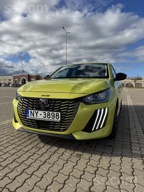 Peugeot Tiek pārdots Peugeot 208 Allure Hybrid 110 E-Dcs6