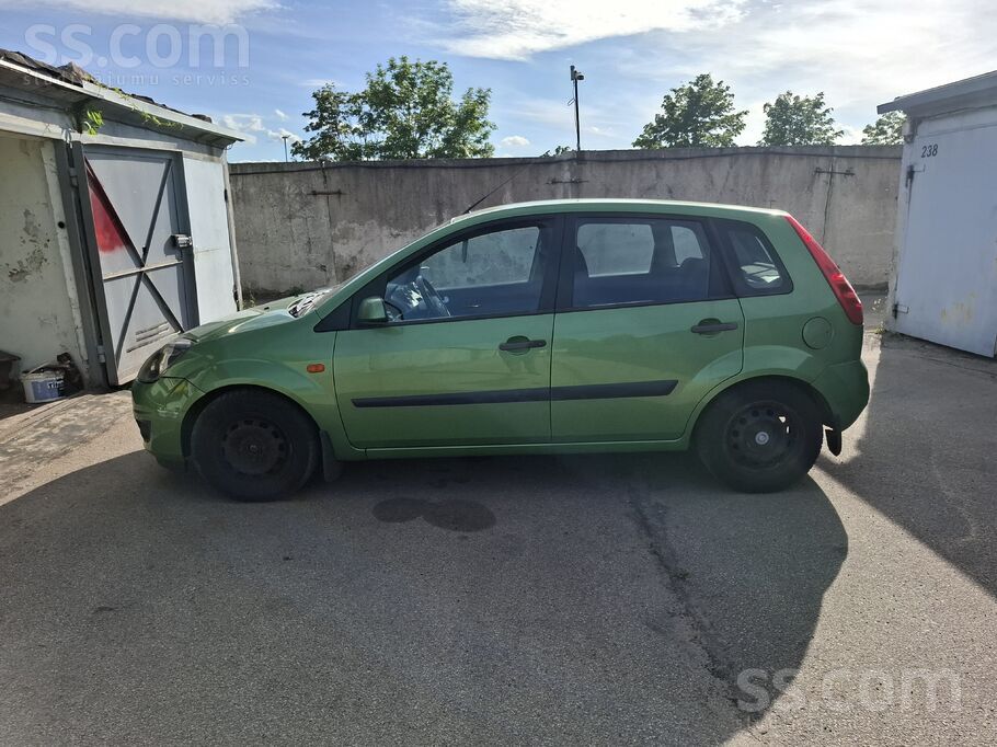 Ford Pārdodu Ford Fiesta 2006 gads, Tdci 1.3benzin . Au