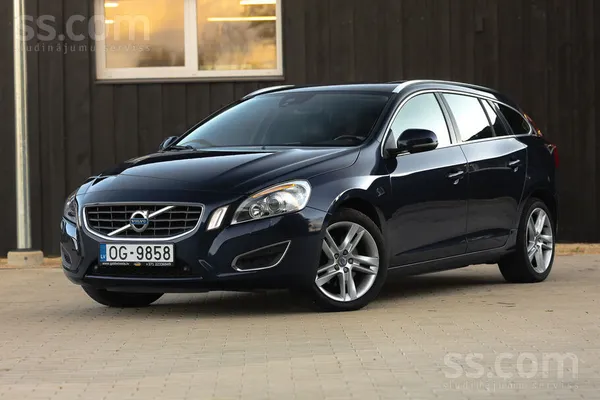 Volvo Pārdošanā Volvo V60 ar 2, 0 D4 dzinēju un automāti
