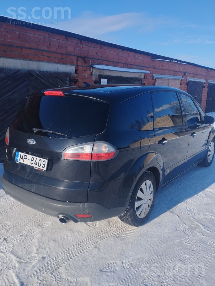 Ford Pārdod minivenu labā tehniskā un vizuā stāvoklī. A