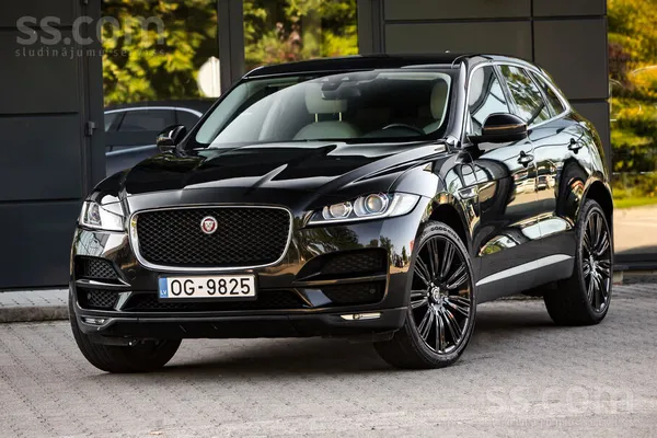 Jaguar F-Pace, Luxyri line, Automats, R22 diski, balts ād