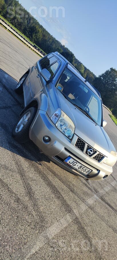 Vēlos pārdot , šo pilnpiedziņas auto, rūc, nebrauc, bremze, varbūt kam noder