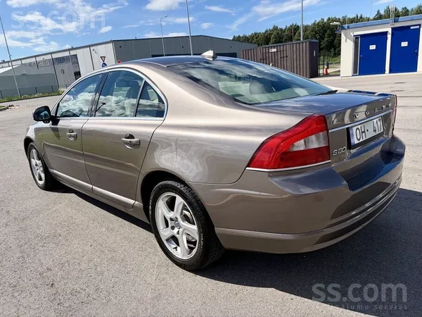 Volvo S80 - 1