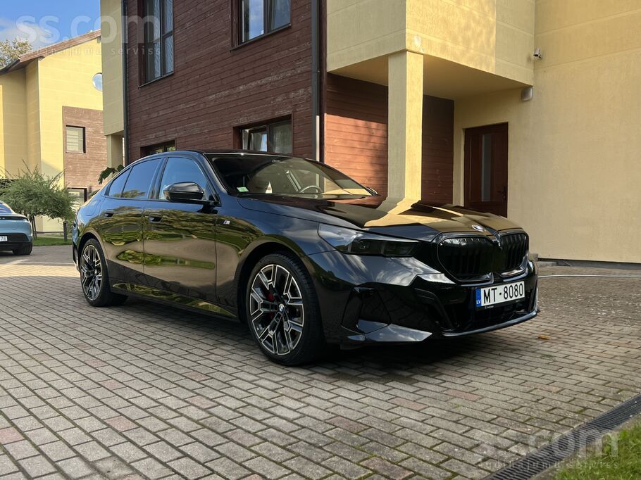 Juridiska persona, cena ar Pvn.
Pārdod BMW 520d M-sport Pro paket, perfekt
