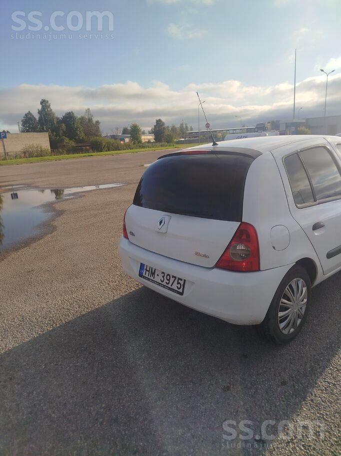 Renault Pardodu labu auto , ekomisks , sedies un brauc,