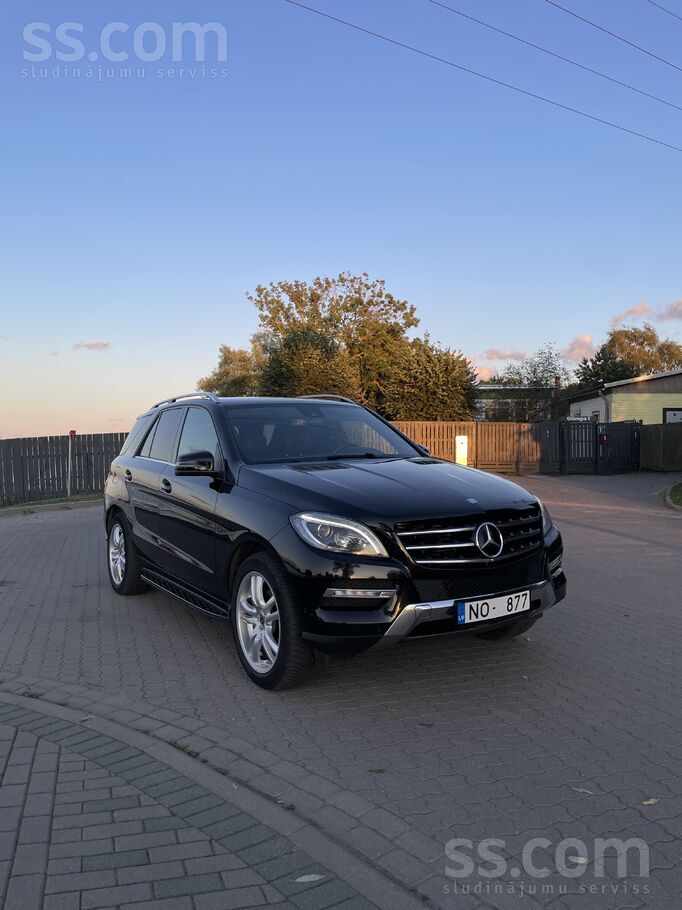 Mercedes Pārdodu 2012. gada Mercedes Benz ML 350 Cdi (W166)
