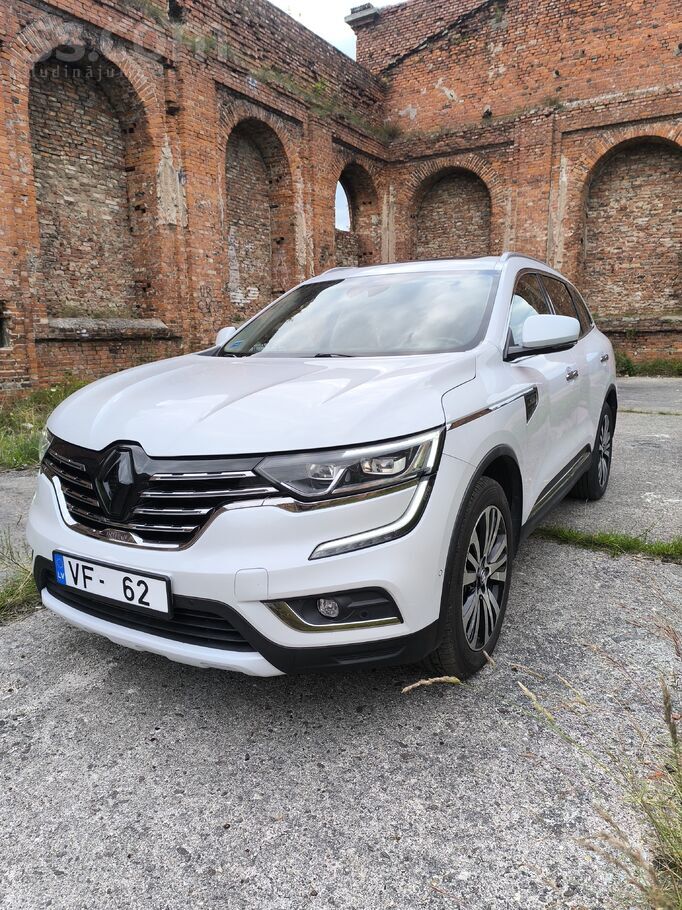 Initiale Paris komplektācija ar 4x4 piedziņu. Jauna TA uz 2 gadiem bez aizrā