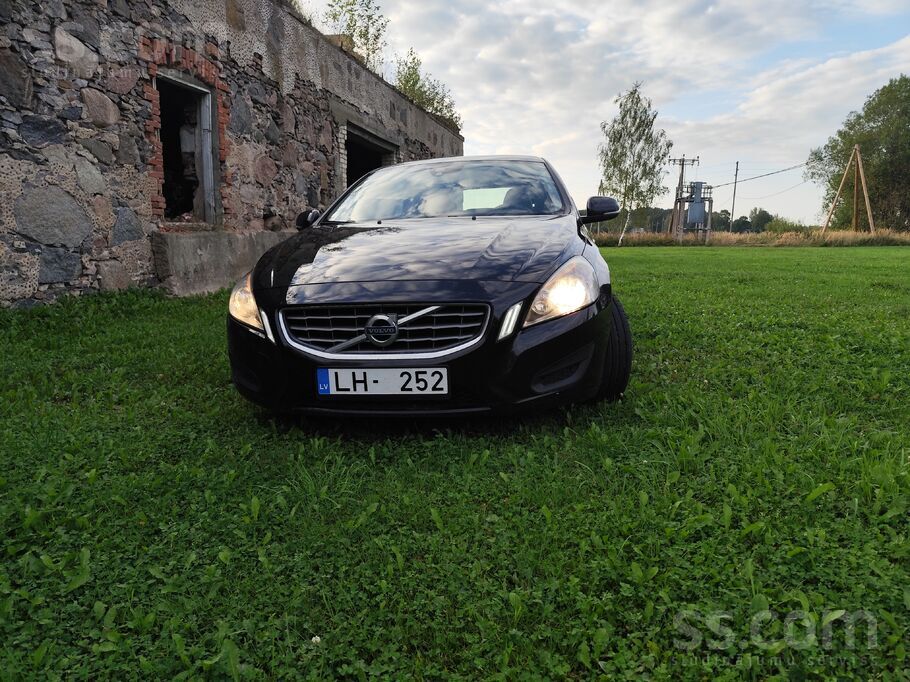 Volvo 4X4 Awd 2.4 D5 158kw 215zs .2012.gada, labas vasar