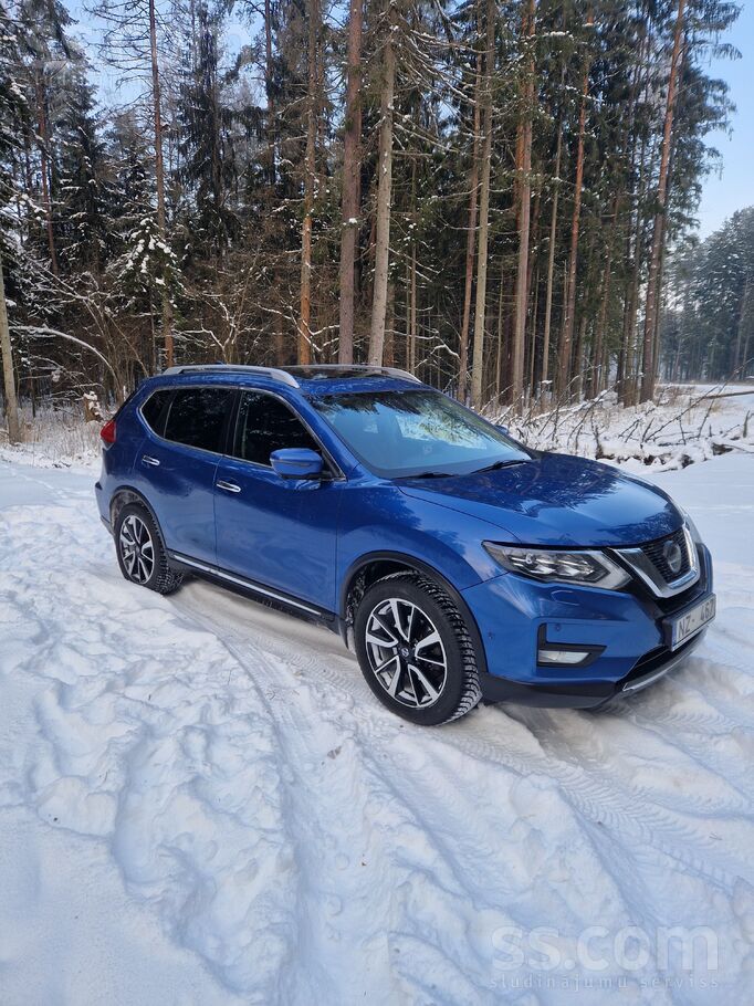 Teicamā tehniskā un vizuālā Stāvoklī.
Automobilis vienmēr ticis regulāri un