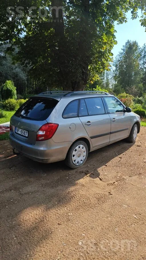 Pārdodu skoda fabia . Patēriņs vidēji 4, 5l.