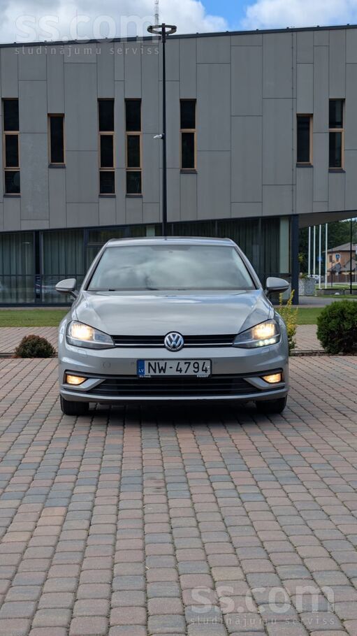 Uzņēmums pārdod VW Golf 7 labā tehniskā stāvoklī. 
Tehniskā apskate izieta