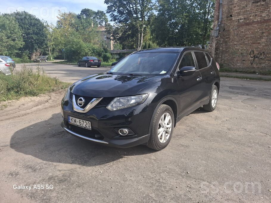 Nissan Pārdodu Nissan X-Trail, 4xwd, 1.6L dīzeļa dzinēju 