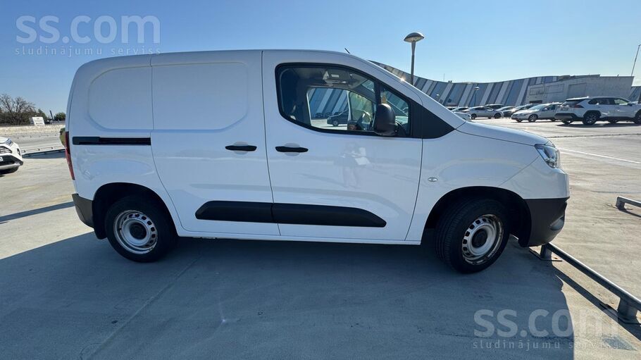 Pārdod koptu komercauto. Visas apkopes veiktas pēc dīlera plāna, viens saimn