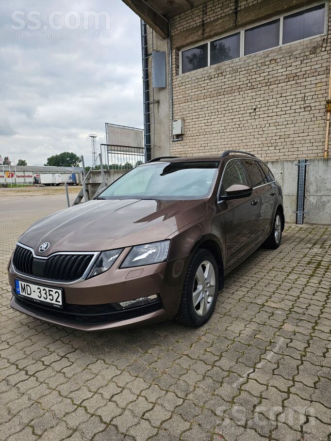 Uzņēmums pārdod automašīnu labā vizuālā un teicamā tehniskā stāvoklī. Jauna