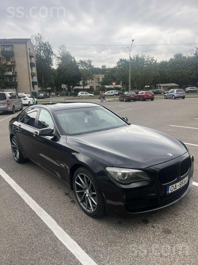 BMW Sveiki, pārdodu m pakā ar shadowline savu auto. Pi