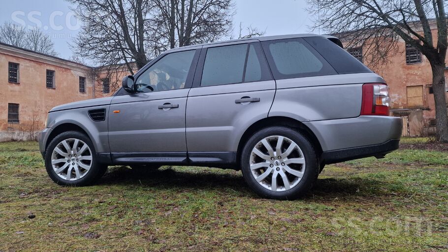 Ir pienācis piemērotākais laiks uzticama apvidus auto iegādei. Automašīna ir