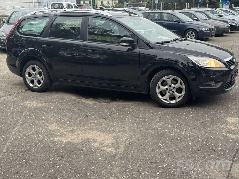Ford Ievests Ford Focus Carving 1, 6i 16V 1596cm3 85 kw