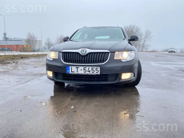 Skoda Продаю семейный автомобиль. Двигатель 1.8 бензин. 