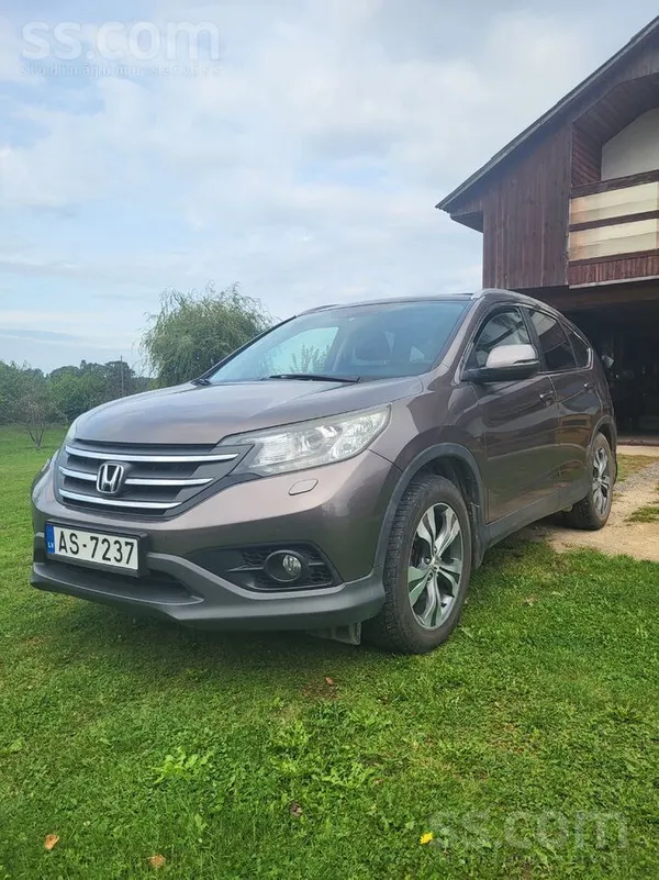 Honda Pārdodu auto, labā tehniskā un vizuālā stāvoklī. A