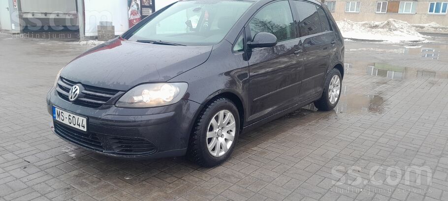 Volkswagen Pārdodu Vw Golf Plus ar 1.9(77kw)dzinēju. Auto ir 