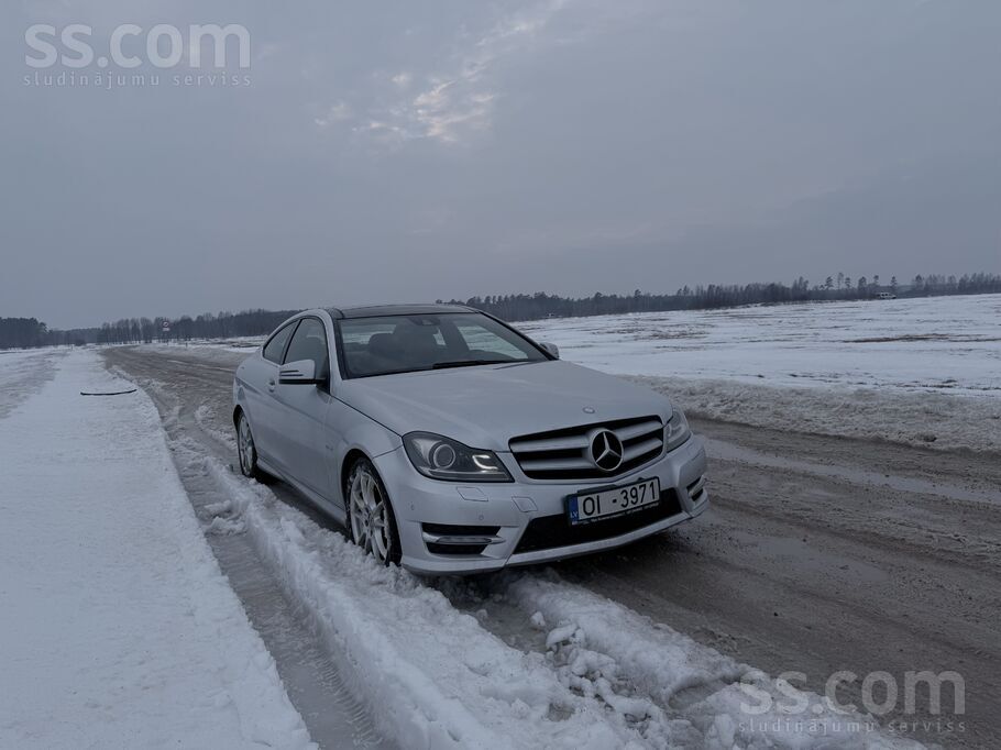 Amg komplektācija - interjers, eksterjers, piekare. 
150 kw, 7 ātrumu autom