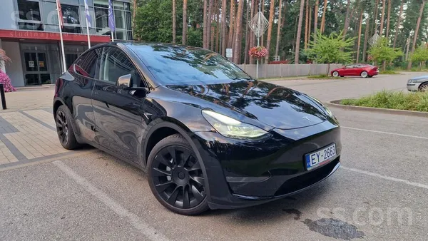 Pārdod Tesla Model Y Dual Motor Long Range, 12.2023, nobraukums 24000km, R20 diski,