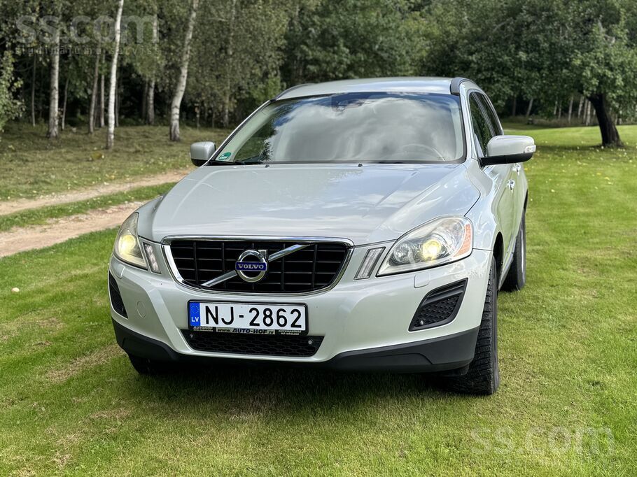 Volvo Uzticams un jaudīgs 2.0 dīzelis ar 120kW, automāti