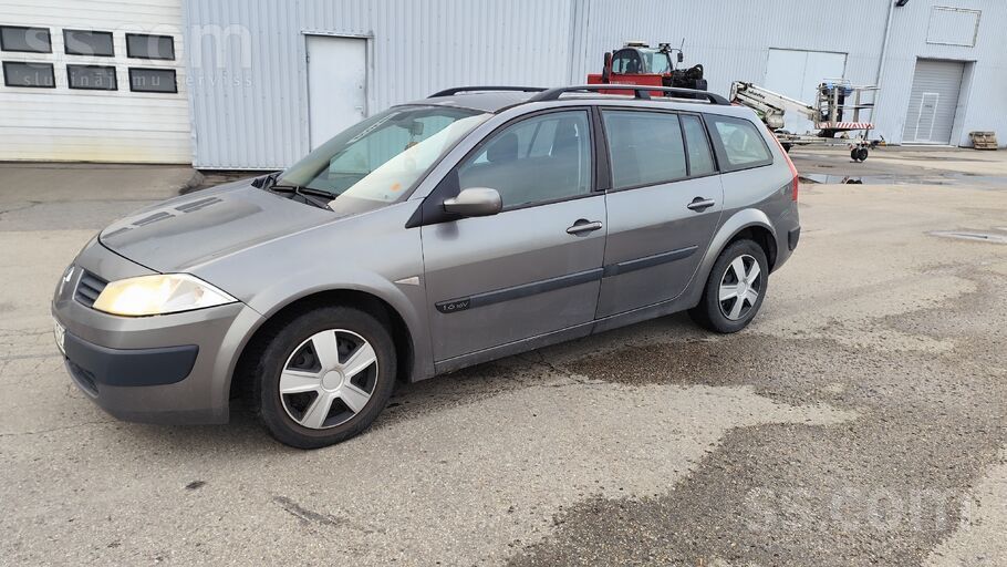 Renault Labs auto , par labu cenu. Jaunas bremzes , troses
