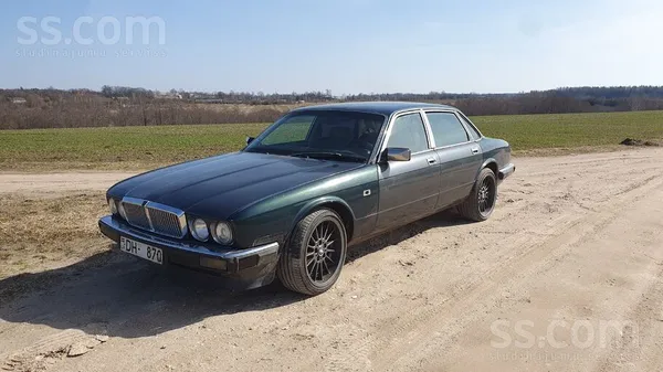 Jaguar XJ6 - 1