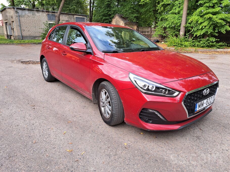 9835 + Pvn. Uzņēmums pārdod Hyundai i30 Comfort komplektācija ar 1.4 Benzīna