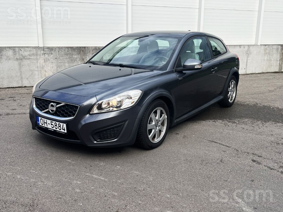 Tikko no Nīderlandes
- klimatkontrole
- parkingsensori
- ādas multistūr