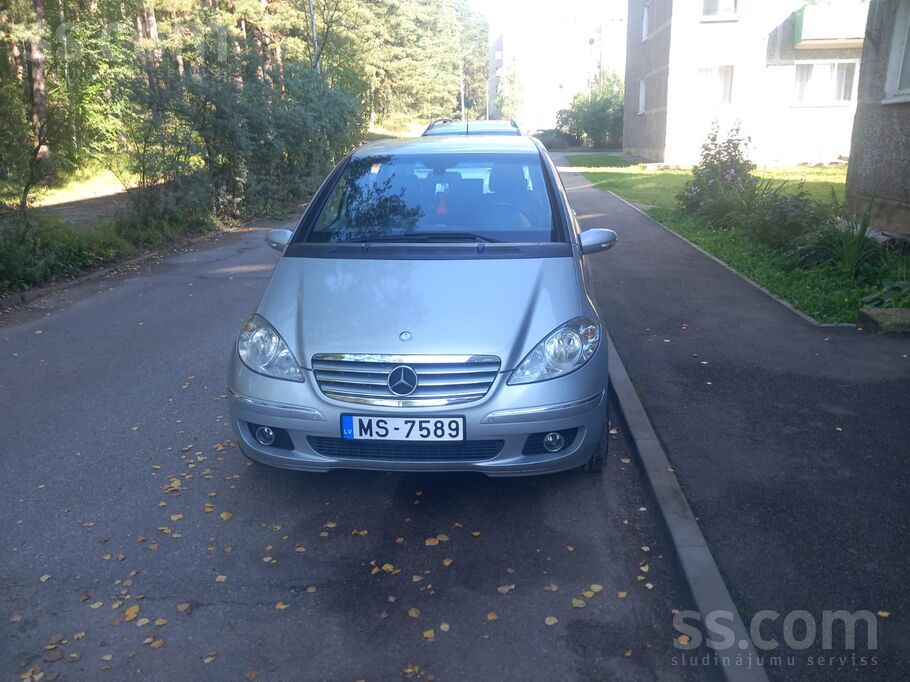 Mercedes Продаётся автомобиль Mercedes Benz 180 2005g. 