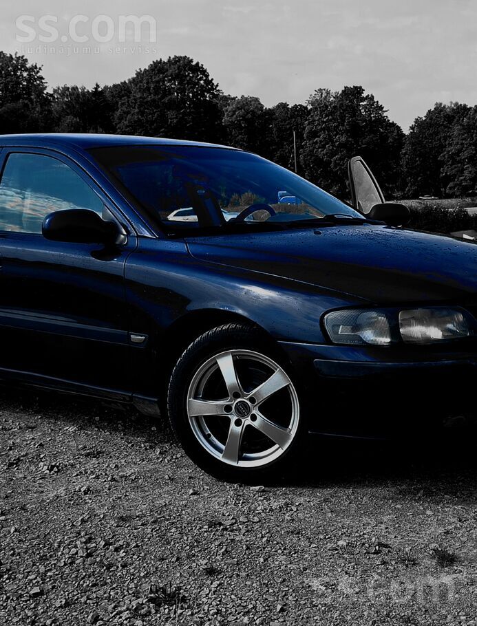 Volvo Pārdodu 2001. gada Volvo V70 ar 2.4 D5 (120kw/168z