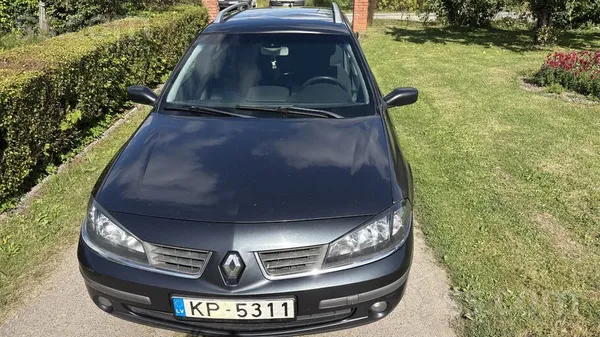 Pardodu uzticamu un ekonomisku auto. Auto lietots ikdienā, regulāri kopts.