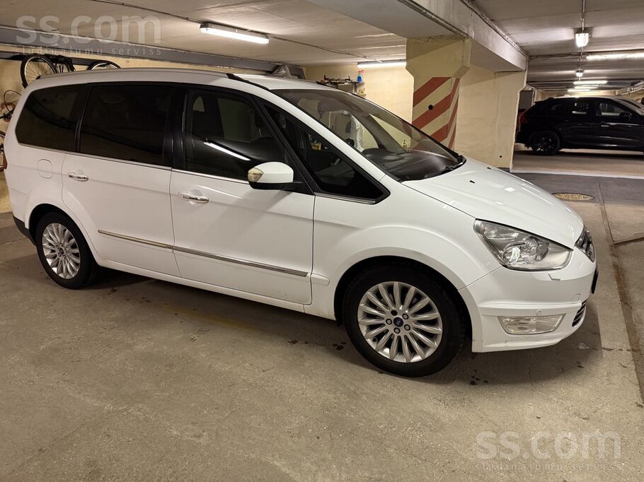 Kopts auto ar adaptīvo kruiza kontroli un Xenon. Webasto autonomā apsilde ar