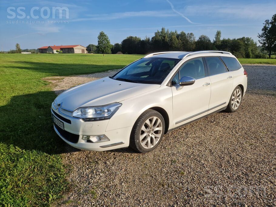 Auto ekonomisks ar gāzi. Baltā perlamutra krāsā. Daudz ekstru, Hidroaktīvā p