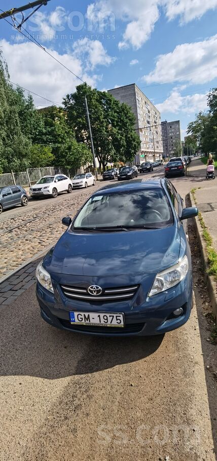 Toyota Машина была куплена в Amserv Motors, 2 хозяина, об