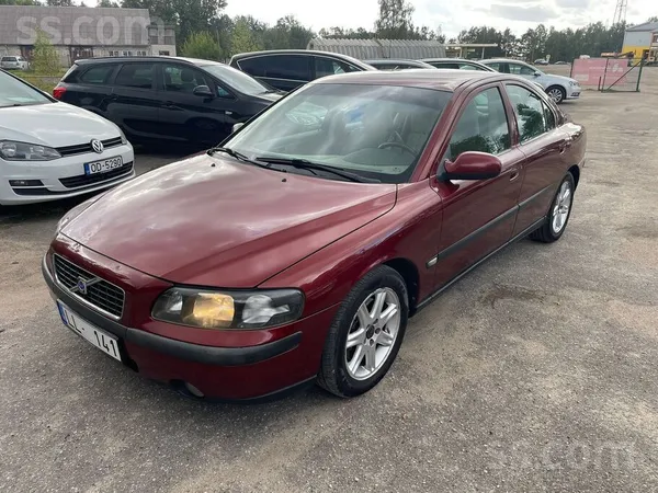 Volvo S60. 2.4 D5, 120 KW, labā tehniskā un vizuālā Stāv