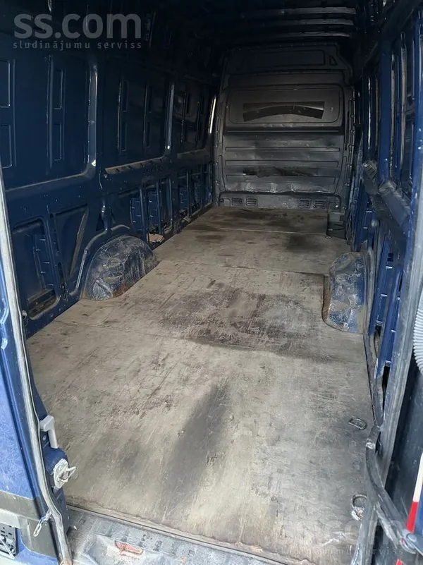 Mercedes Darba sarukuma dēļ tirgojas ļoti labs buss, extra-