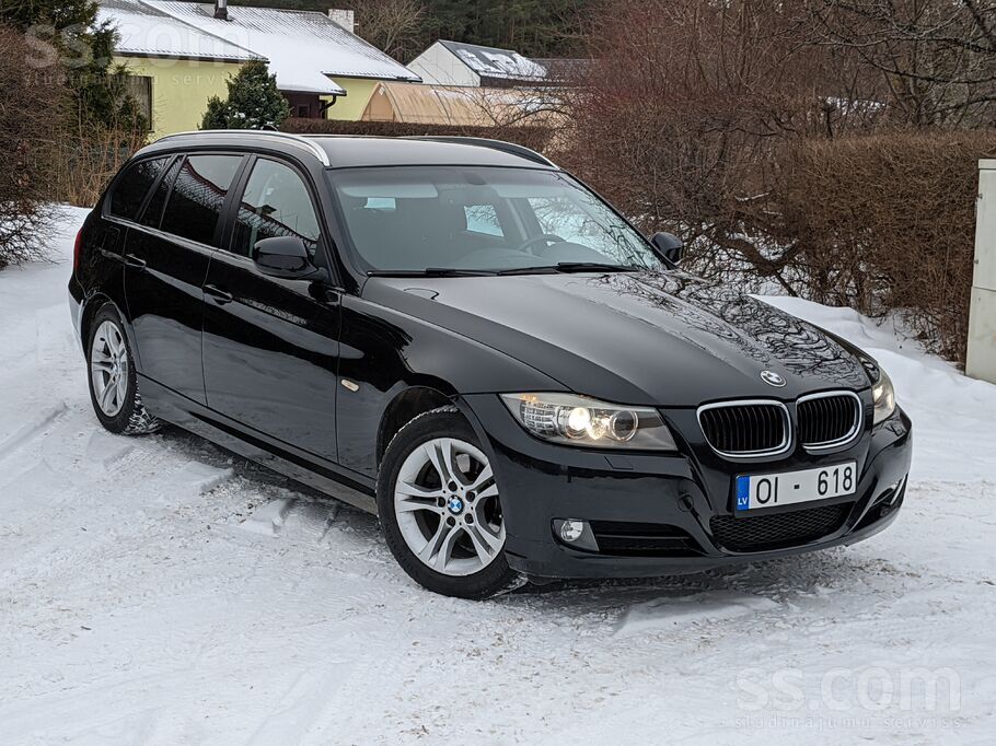 BMW BMW 318 2.0 d . servisa grāmata. divas atslēgas. 