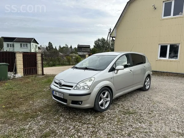 Toyota Labā tehniskā un vizuālā stāvoklī. 