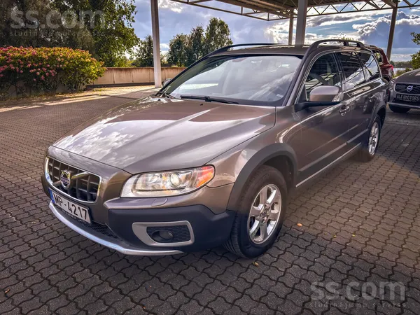 Volvo XC 70 D5 Summum Awd 185 Ps