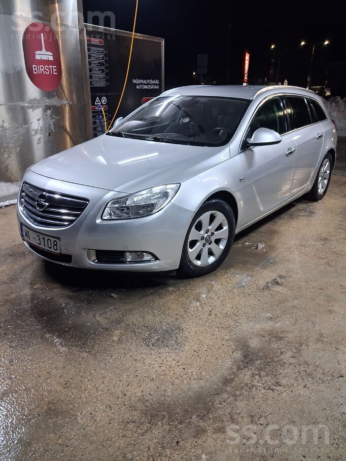 Opel Opel Insignia ar 2.0 dīzeļdzinēju, un sešpakāpju m